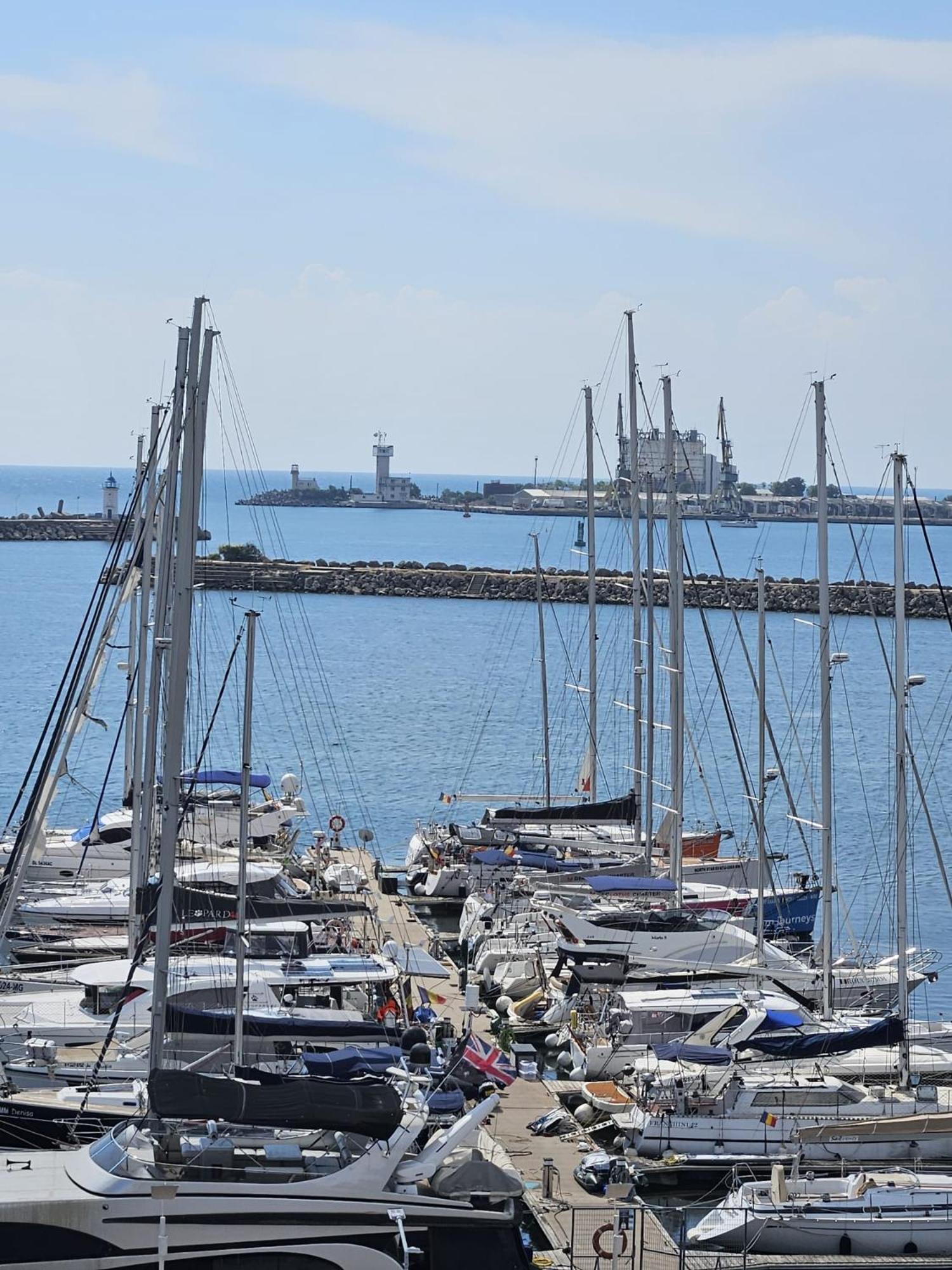 شقة Blue Marina Sea View مانغاليا المظهر الخارجي الصورة