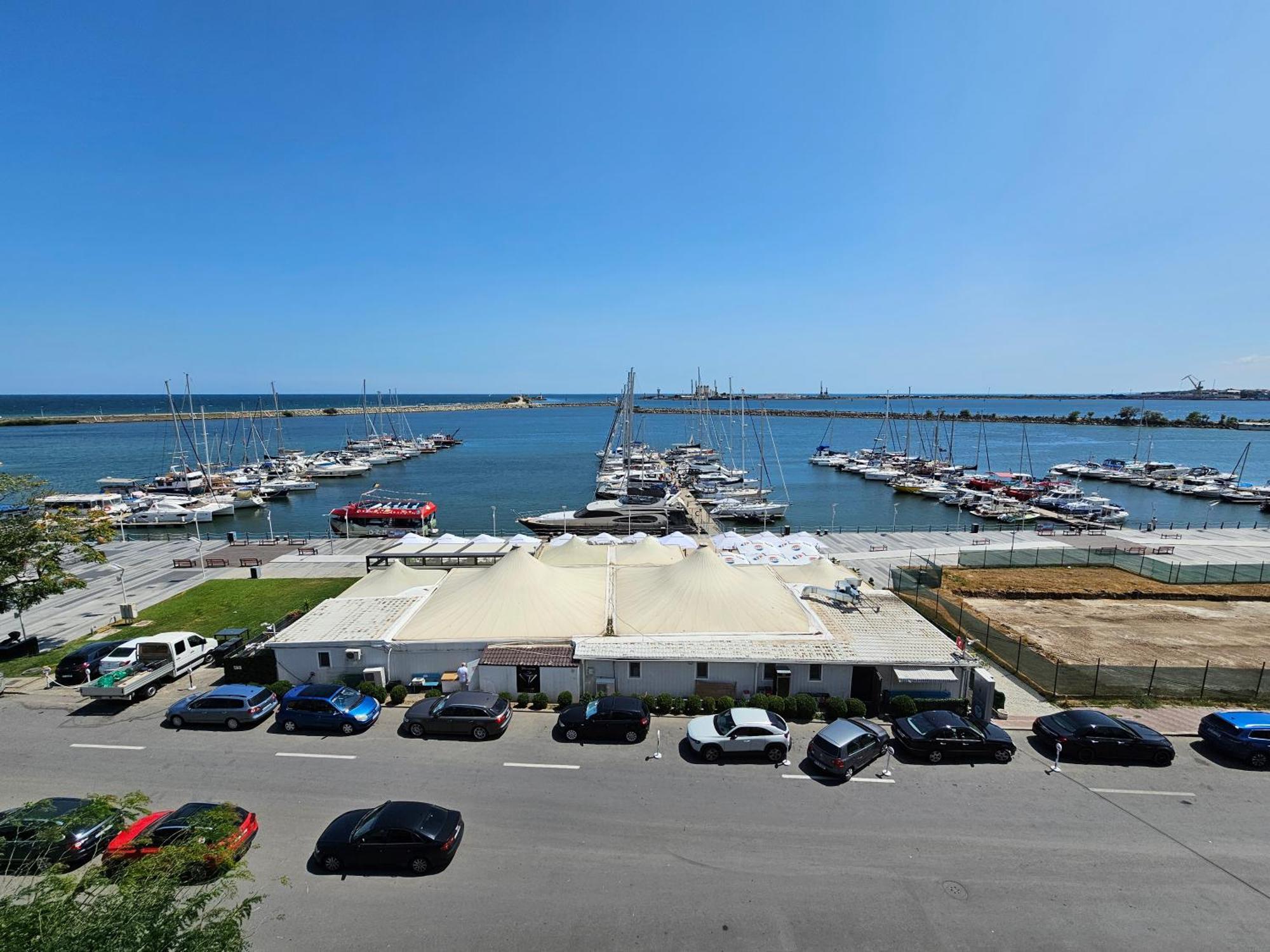 شقة Blue Marina Sea View مانغاليا المظهر الخارجي الصورة